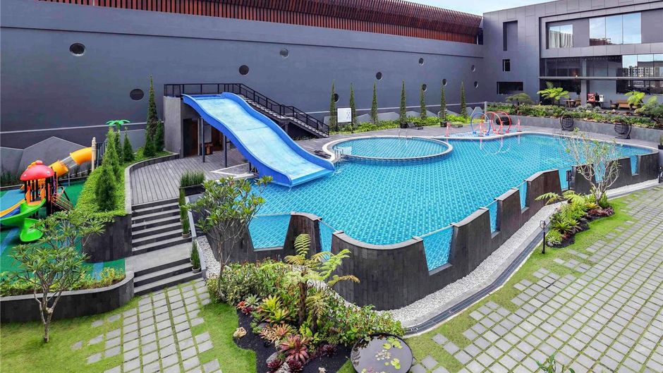 Grand Mercure Malang Pool