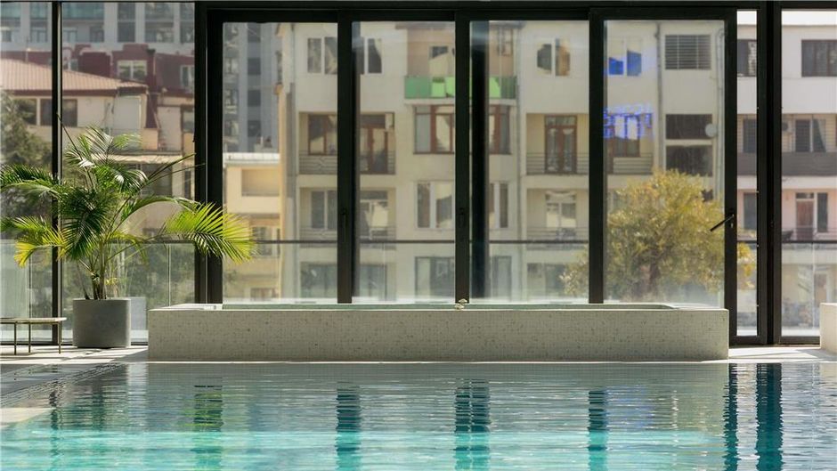 Pullman Tbilisi Axis Towers Pool