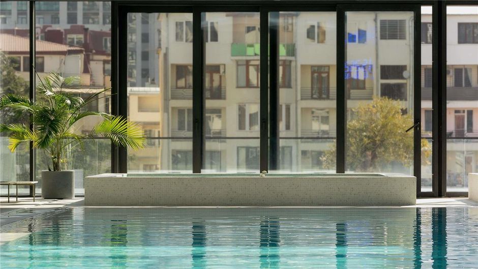 Pullman Tbilisi Axis Towers Pool