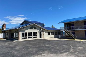 Days Inn & Suites by Wyndham St Ignace