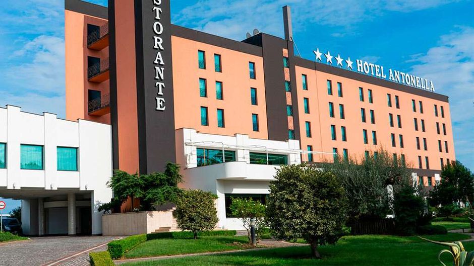 Antonella Hotel Exterior