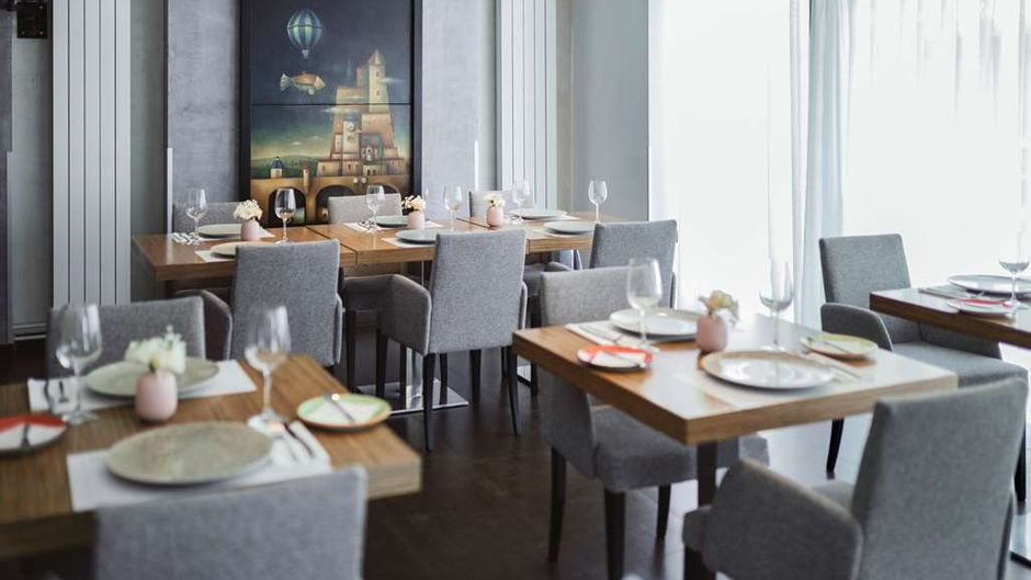 Belgrade Art Hotel, Radisson Individuals Restaurant