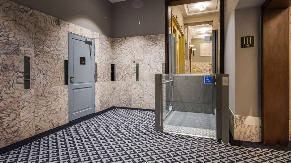 DoubleTree by Hilton Brussels City Room