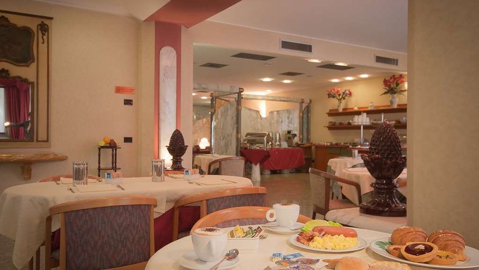 Sunflower Hotel Restaurant