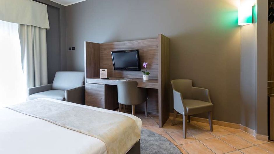 Sunflower Hotel Room