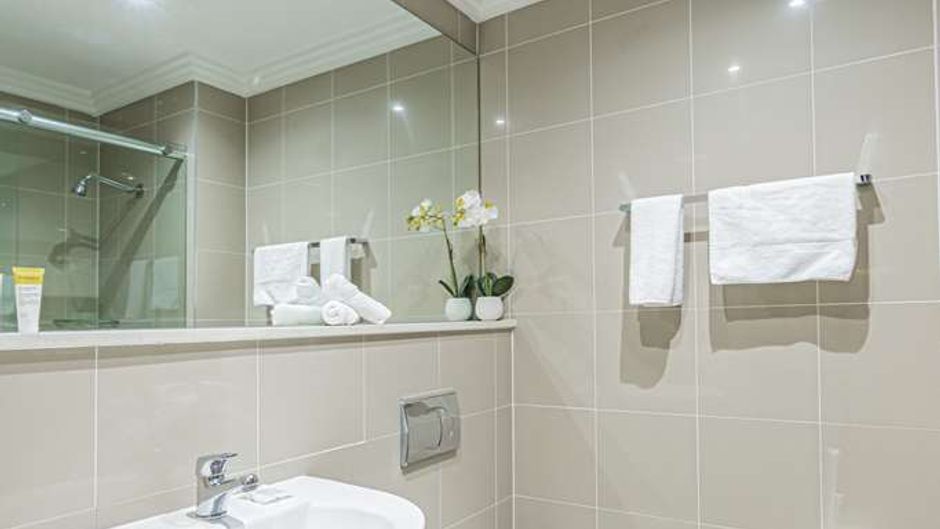 Best Western Plus Camperdown Suites Room