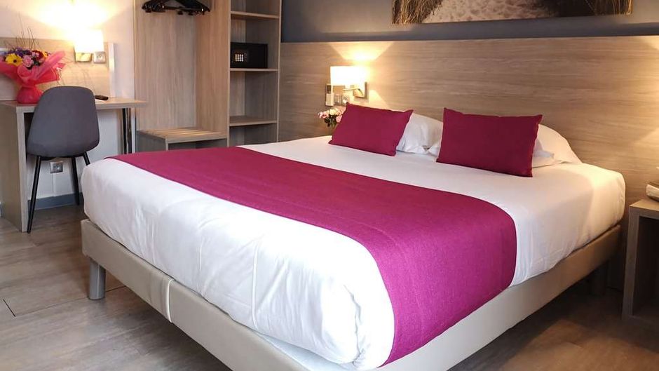 Atoll Hotel Room