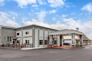 Days Inn & Suites by Wyndham