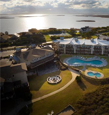 Sanderling Resort