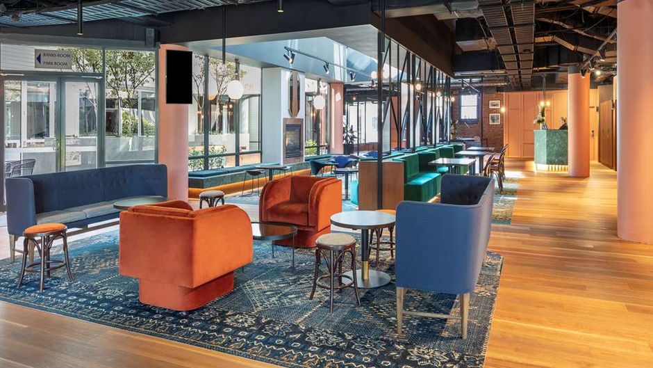 Amora Hotel Riverwalk Melbourne Lobby