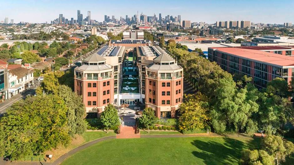 Amora Hotel Riverwalk Melbourne Exterior
