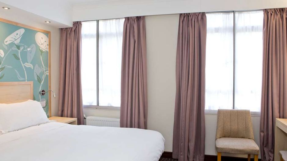 Bedford Hotel Room