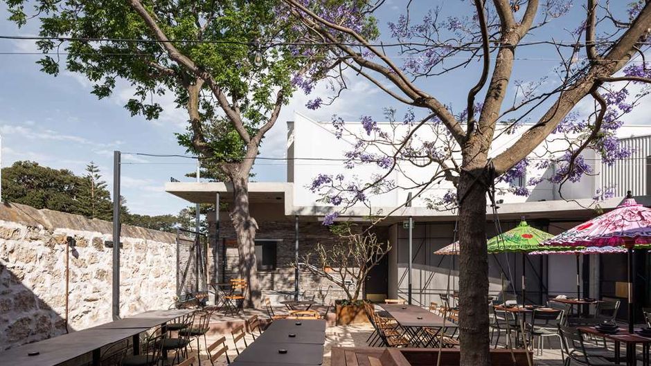 Warders Hotel Exterior