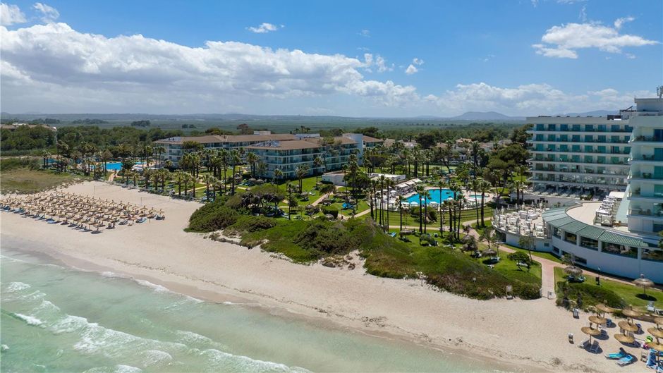 Playa Esperanza Hotel Beach