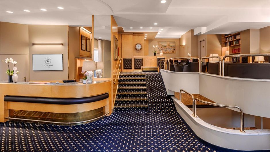 Mentana Hotel Lobby