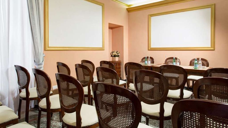 Golden Tulip Rome Piram Meeting