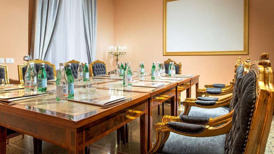 Golden Tulip Rome Piram Meeting