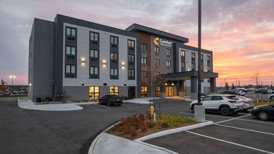 Comfort Inn and Suites Carleton Place Exterior