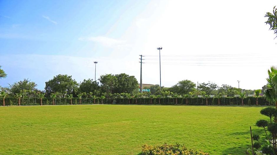 Clarion Inn Indore Pool