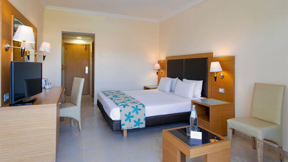 Sol Cosmopolitan Rhodes Room