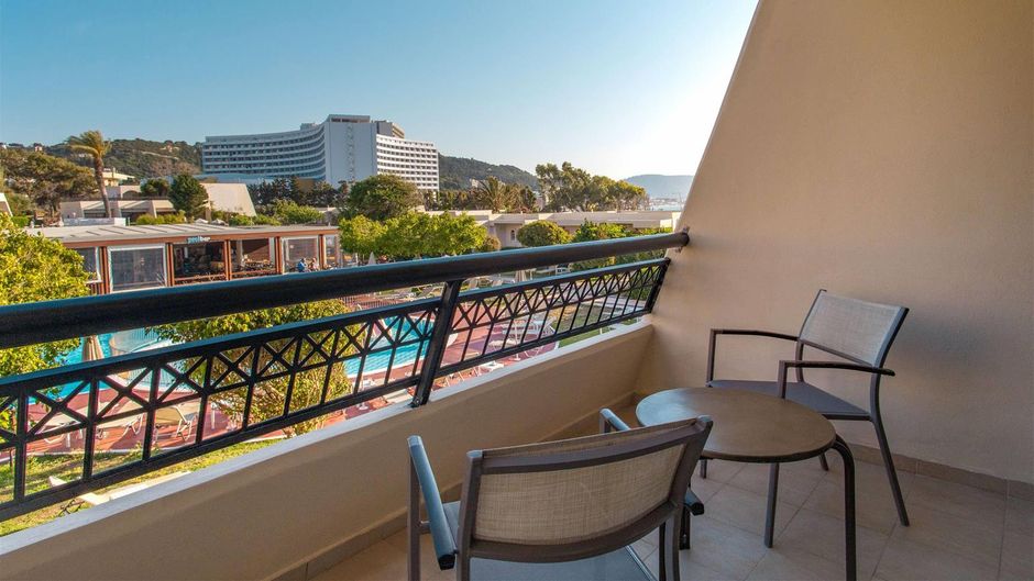 Sol Cosmopolitan Rhodes Room