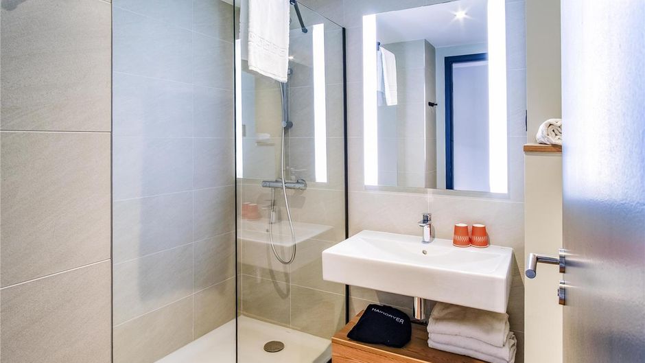 Ibis Styles Albertville Hotel Room