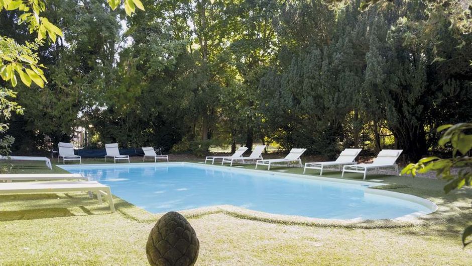 Les Demeures de Varennes, BW Sig Coll Pool