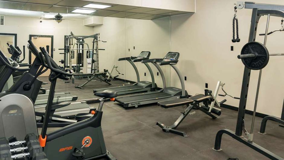 Econo Lodge Inn and Suites Medicine Hat Health