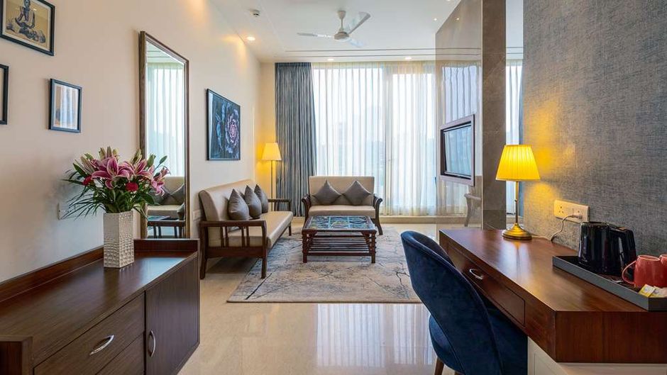 Comfort Inn Dhaliwals Gurgaon Suite