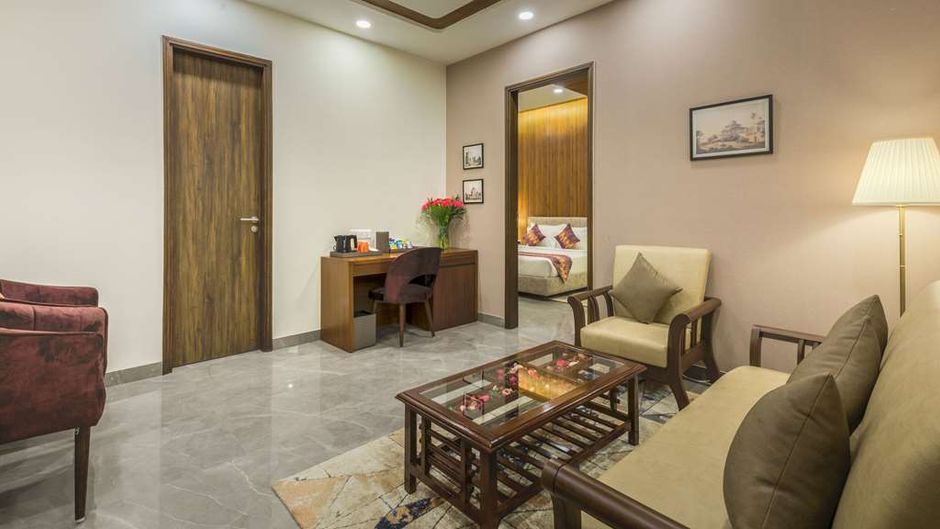 Comfort Inn Dhaliwals Gurgaon Suite