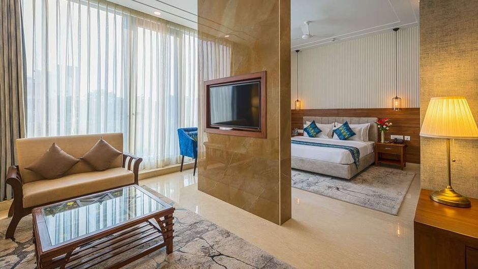 Comfort Inn Dhaliwals Gurgaon Suite