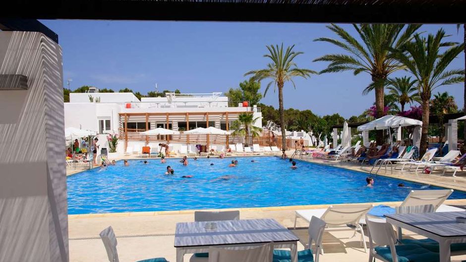 Cala Llenya Resort Ibiza Pool