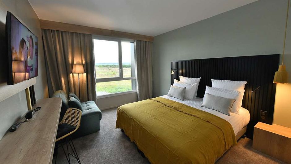 Golden Tulip Reims Room