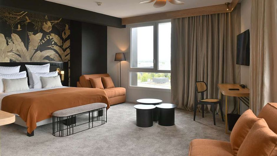 Golden Tulip Reims Suite
