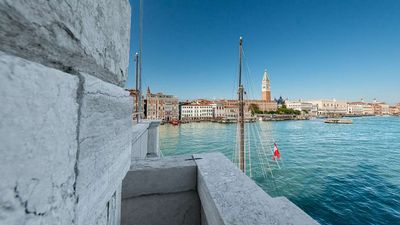 Hotel Monaco & Grand Canal