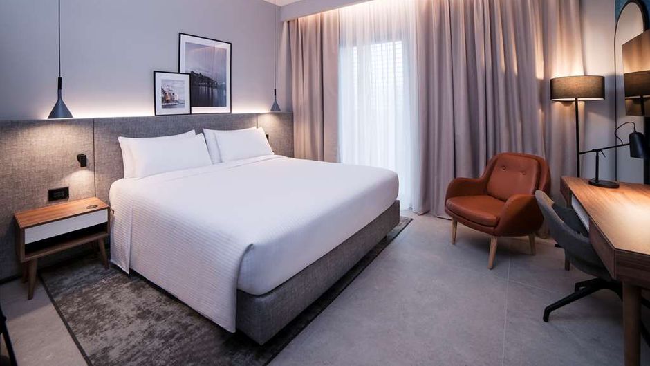 Radisson Hotel Naples Nola Room