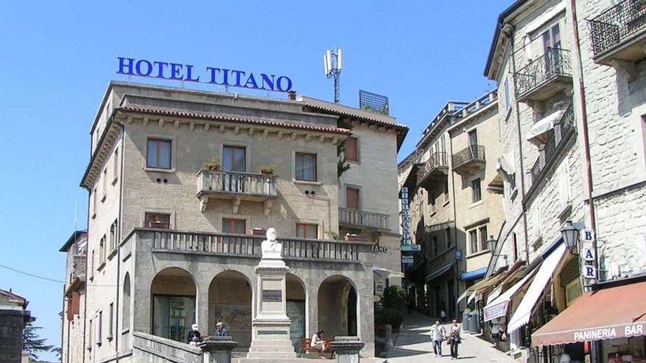 Hotel Titano Exterior