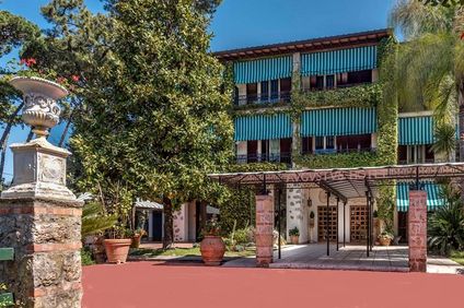 Augustus Hotel & Resort