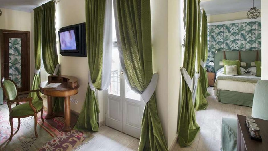 Augustus Hotel & Resort Suite