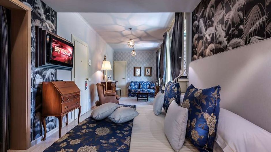 Augustus Hotel & Resort Suite