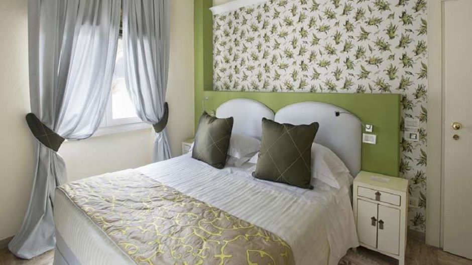 Augustus Hotel & Resort Suite