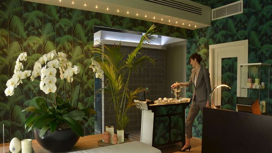 Augustus Hotel & Resort Spa