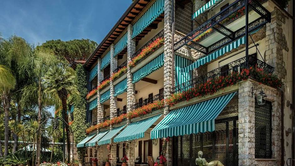 Augustus Hotel & Resort Exterior