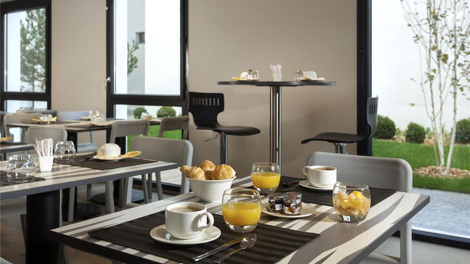 Aparthotel Adagio Lyon Patio Confluence Restaurant