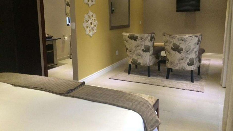 Nut Grove Manor Room