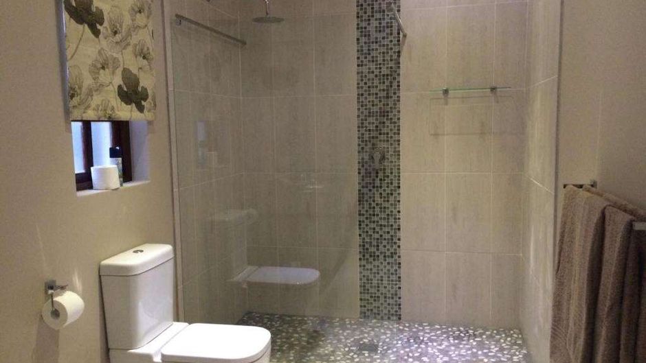 Nut Grove Manor Room
