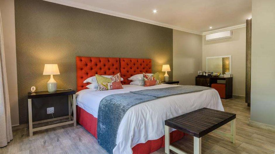 Nut Grove Manor Room