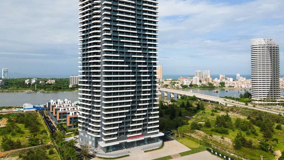 Ramada by Wyndham Double Moon Bay Exterior