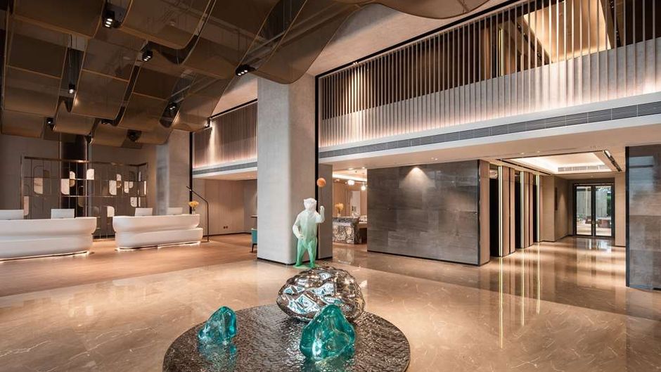 Ramada by Wyndham Double Moon Bay Lobby