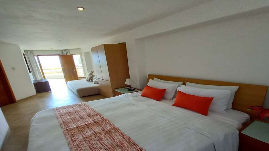 Howard Johnson by Wyndham Montanita Room